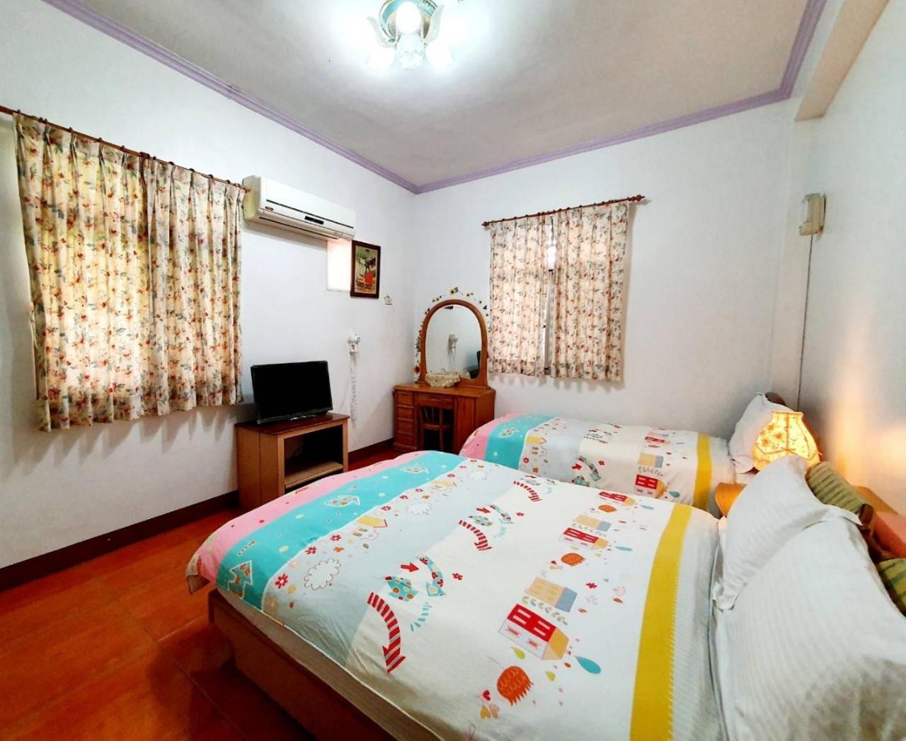 Yilan Xiang Feng Homestay Wujie Buitenkant foto
